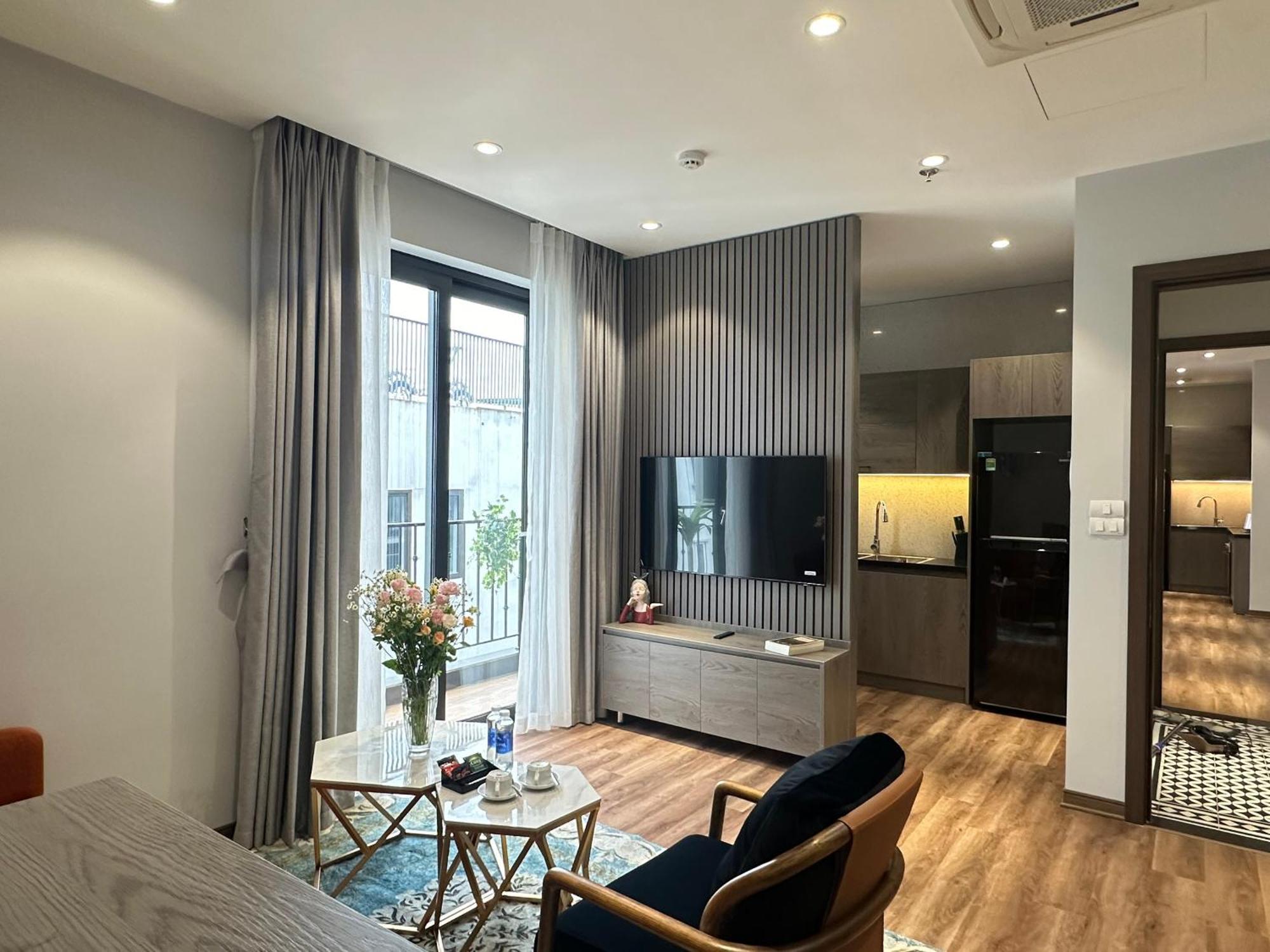 Luxe Paradise Suites Hotel To Ngoc Van Hanoi Bagian luar foto
