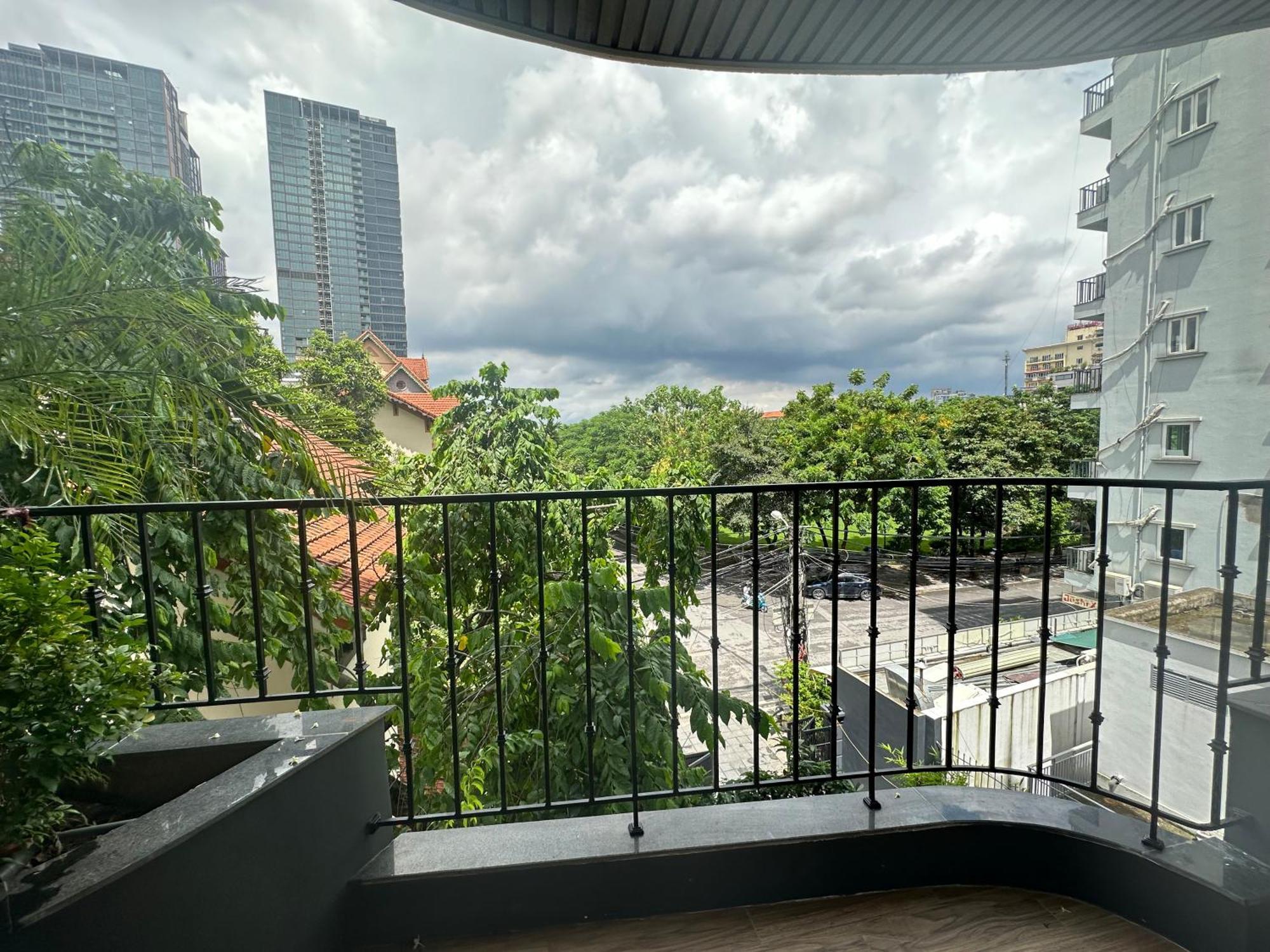 Luxe Paradise Suites Hotel To Ngoc Van Hanoi Bagian luar foto