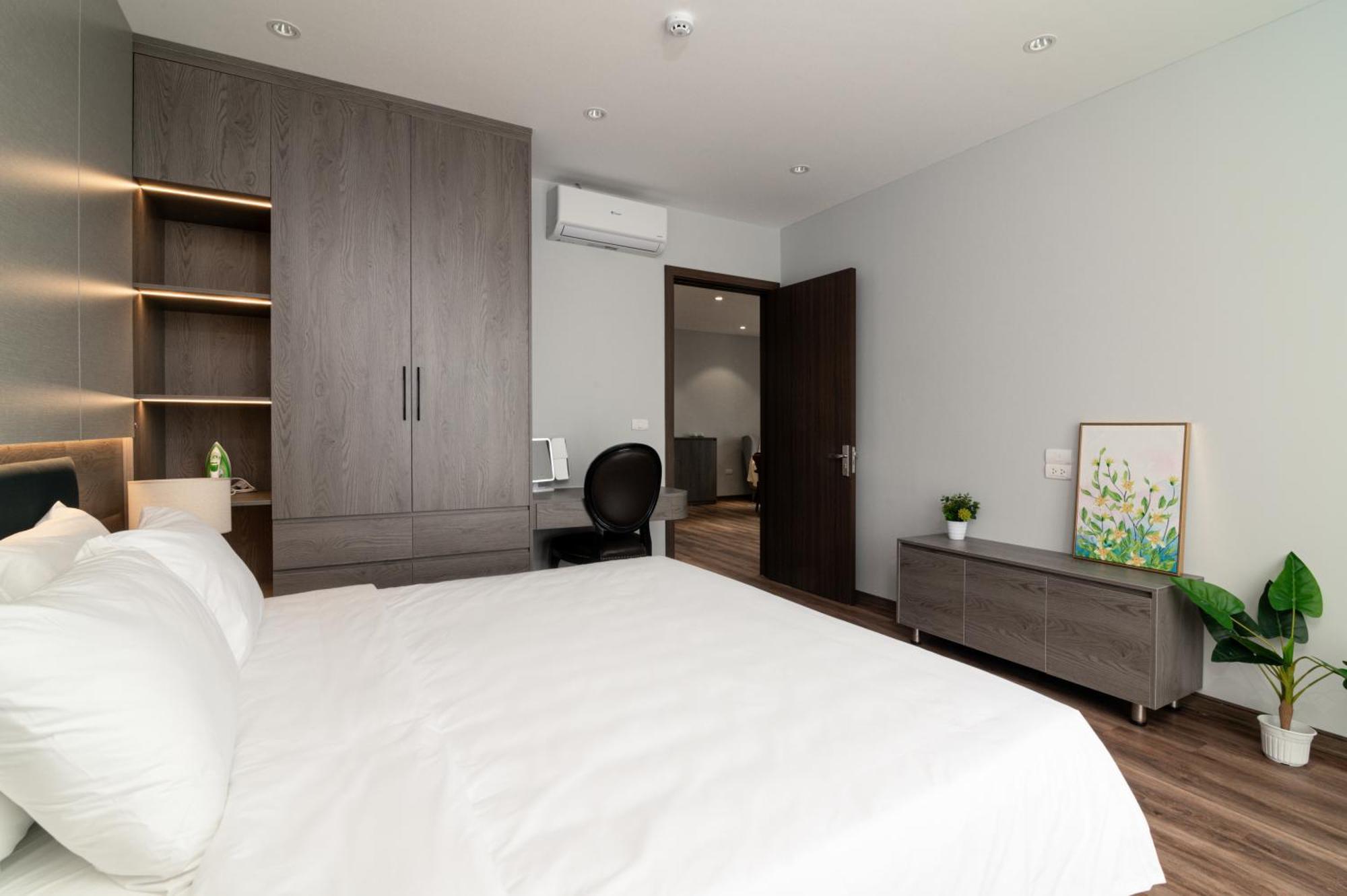 Luxe Paradise Suites Hotel To Ngoc Van Hanoi Bagian luar foto