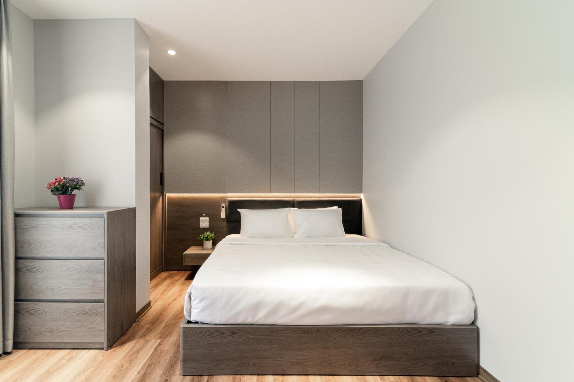 Luxe Paradise Suites Hotel To Ngoc Van Hanoi Bagian luar foto
