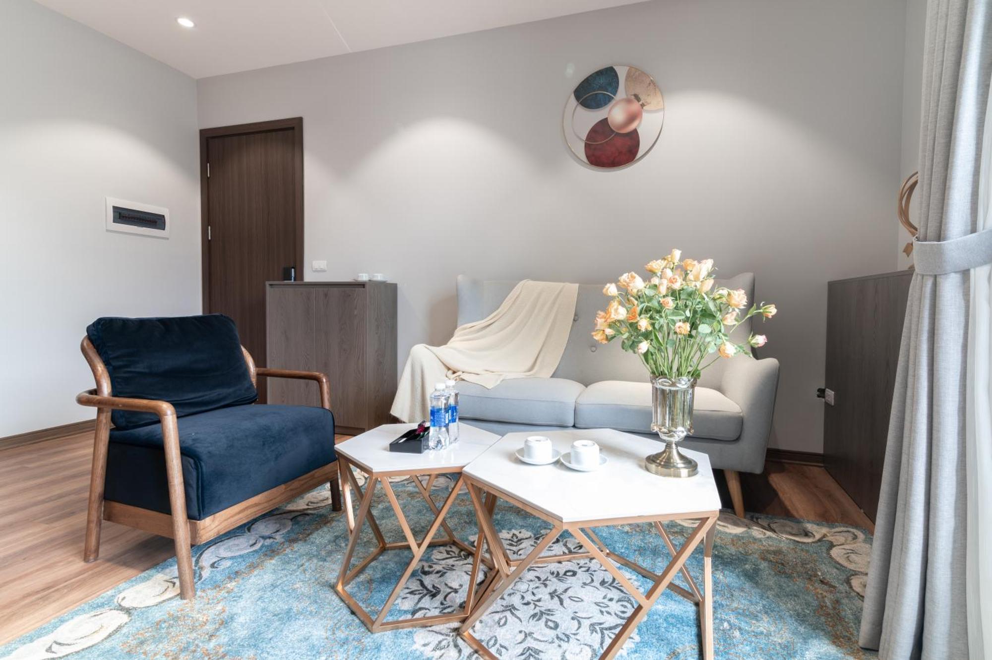 Luxe Paradise Suites Hotel To Ngoc Van Hanoi Bagian luar foto