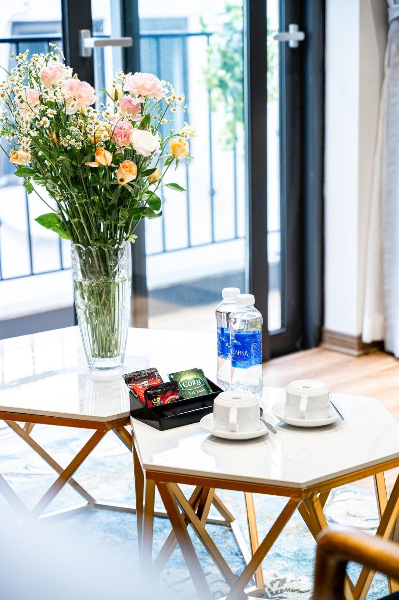 Luxe Paradise Suites Hotel To Ngoc Van Hanoi Bagian luar foto
