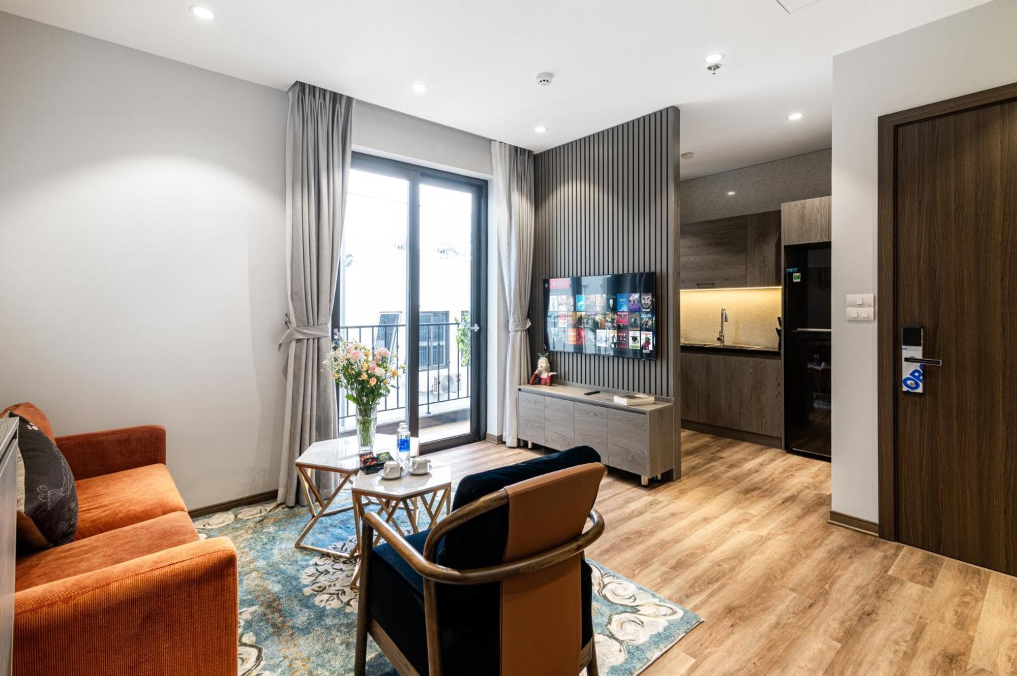 Luxe Paradise Suites Hotel To Ngoc Van Hanoi Bagian luar foto