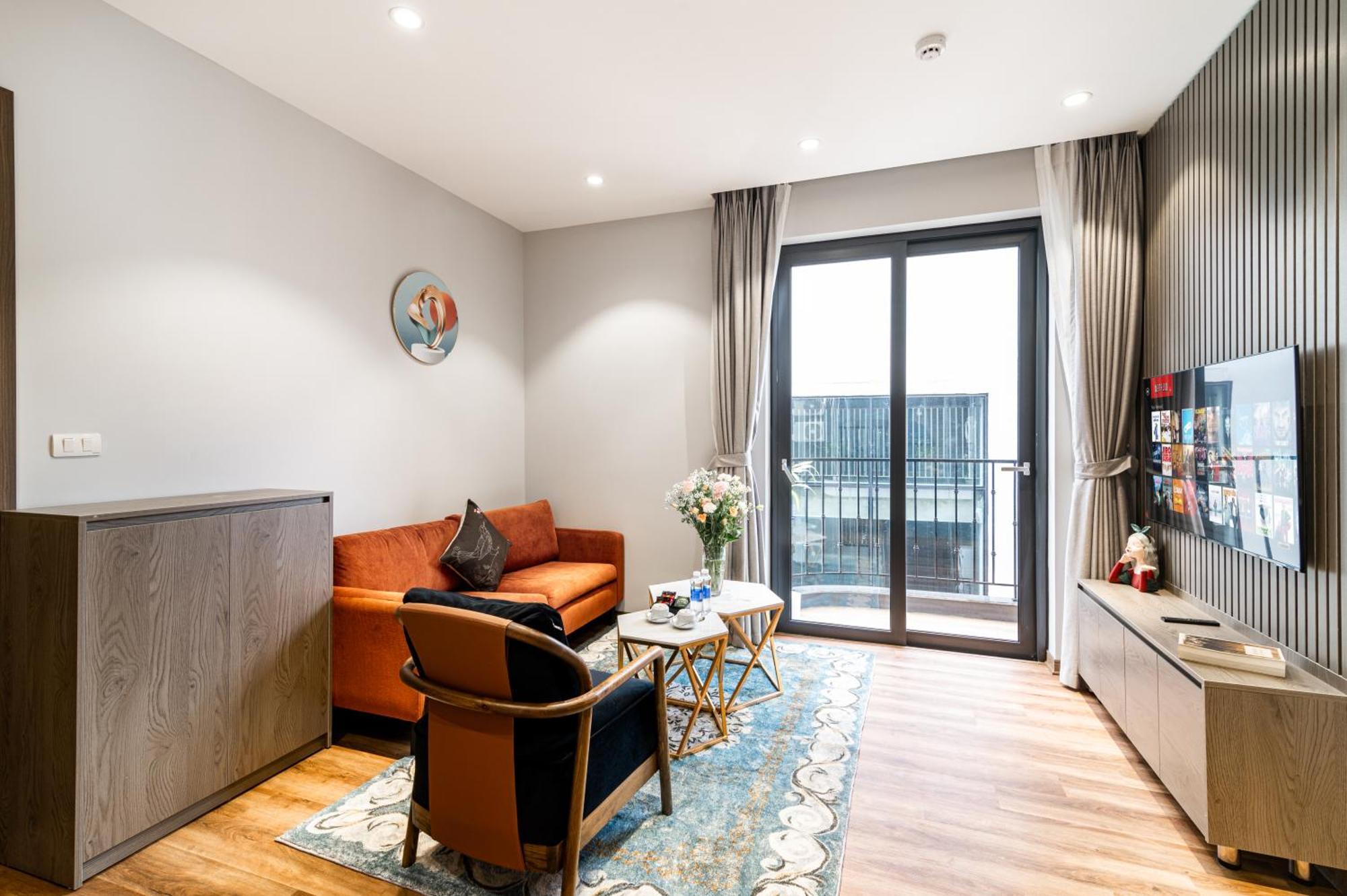Luxe Paradise Suites Hotel To Ngoc Van Hanoi Bagian luar foto