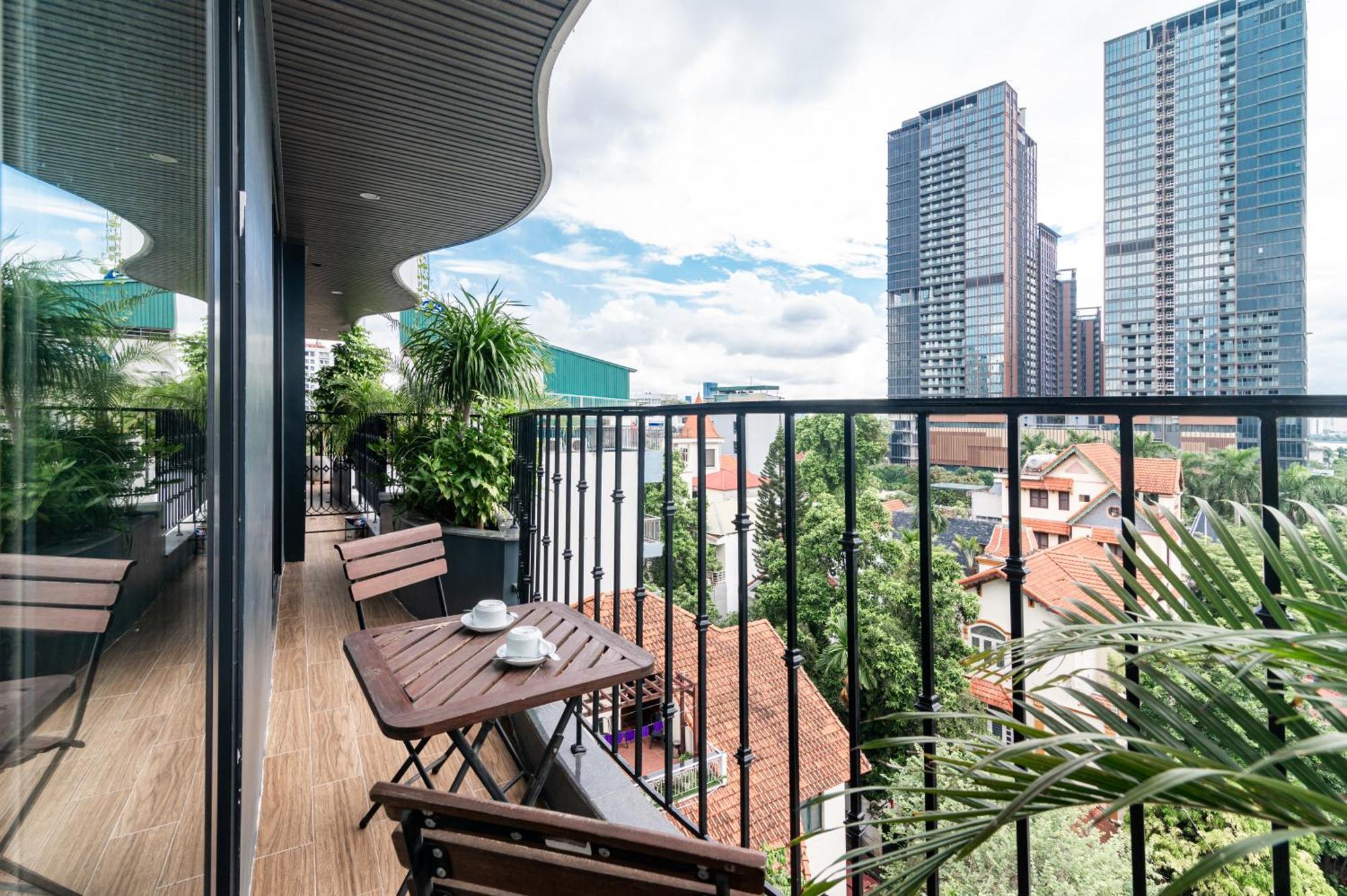 Luxe Paradise Suites Hotel To Ngoc Van Hanoi Bagian luar foto